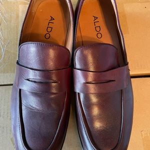 Men’s dress shoes